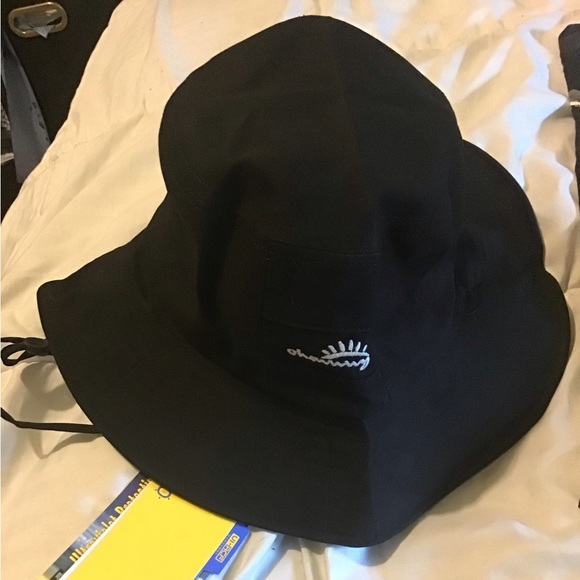 Oh Sunny black bucket fisherman hat w/arm covers & bag NWT - Picture 6 of 7